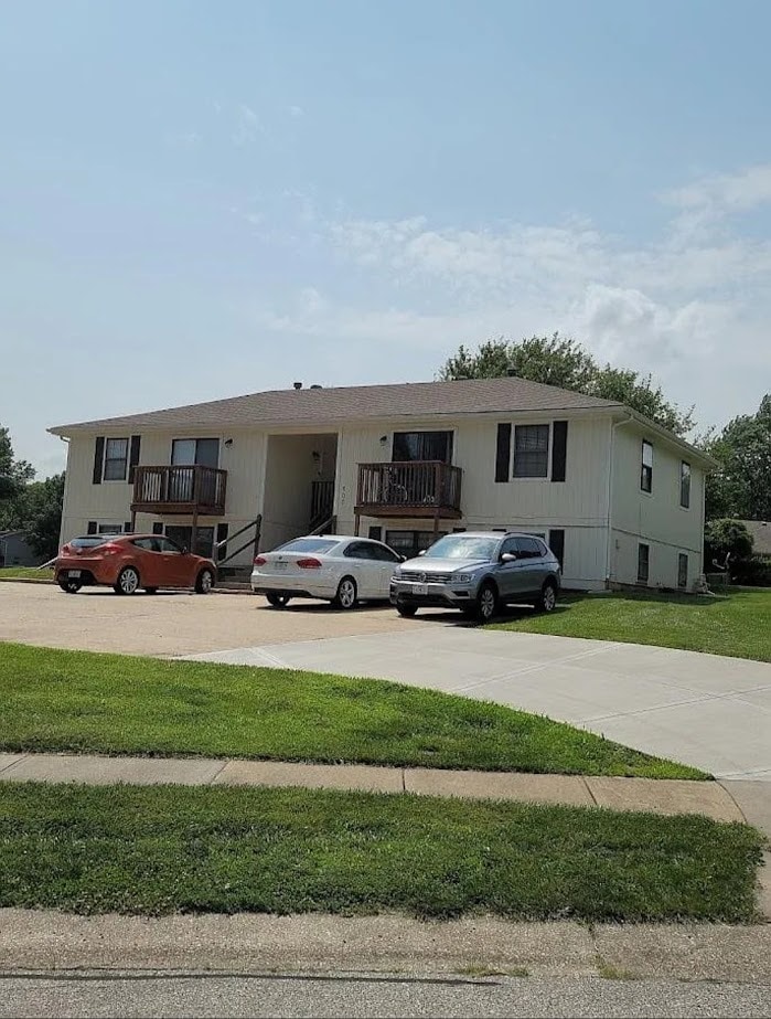 Building Photo - 800 NE Ball Dr