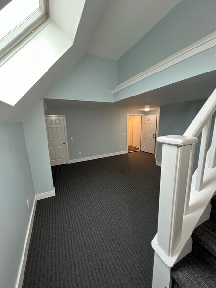 Building Photo - 17 Pleasant St