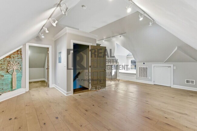 Building Photo - 1208 Woodland St