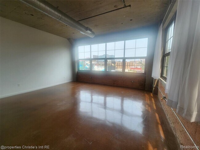 Building Photo - 55 W Canfield St