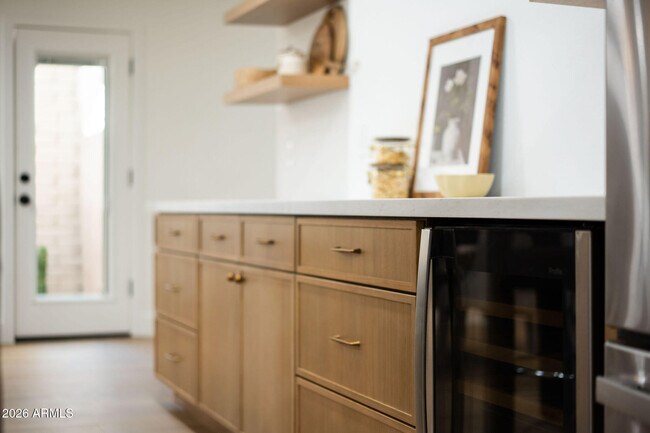 Building Photo - 7837 E Crestwood Way