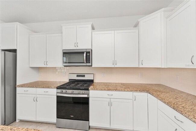 Building Photo - 6175 SW 74th Ct