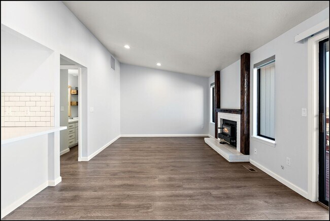 Building Photo - EAST2746