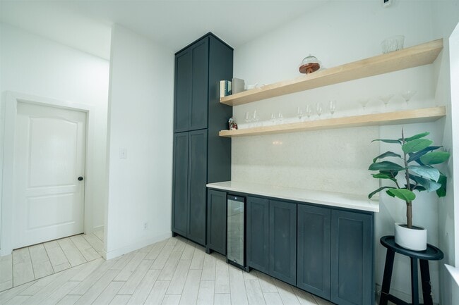 Building Photo - 1502 White Tail Ln