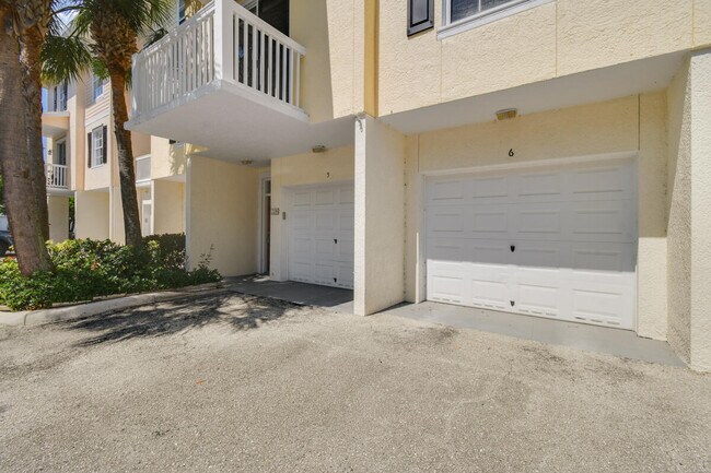 Building Photo - 175 Galicia Way