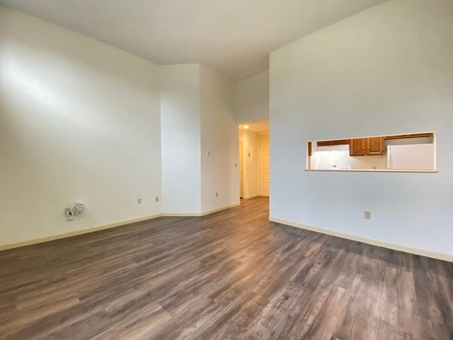 Building Photo - 521 Pine St