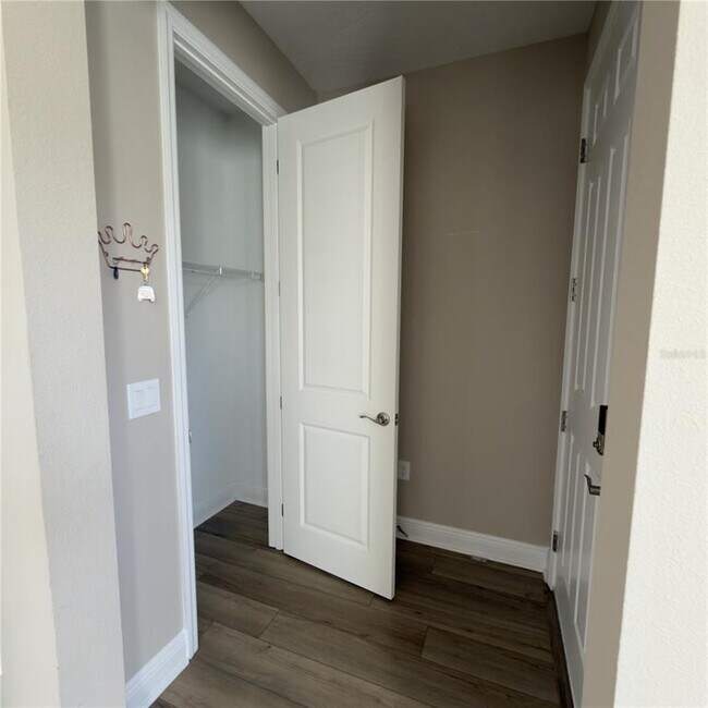 Building Photo - 14391 Braemar St