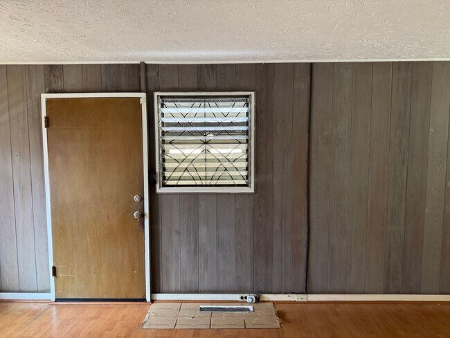 Building Photo - Single Family property on Gulick Ave in walking distance to business district