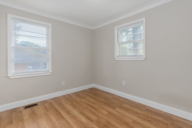 Building Photo - Beautifully updated, all-brick home located in the prime location of Irmo, SC