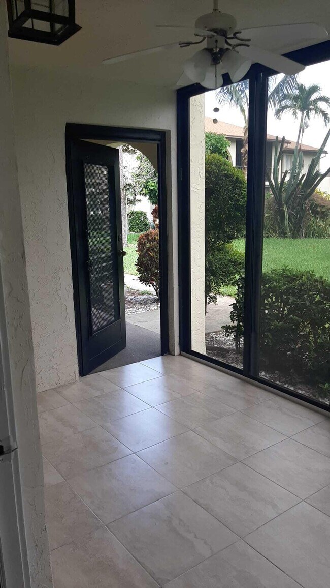 Primary Photo - 5990 Pine Cone Ct