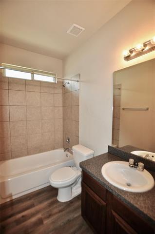 Building Photo - 1114 Story Book Ln