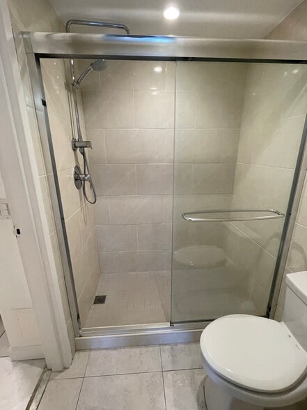 Building Photo - 2160 SW 16th Ave