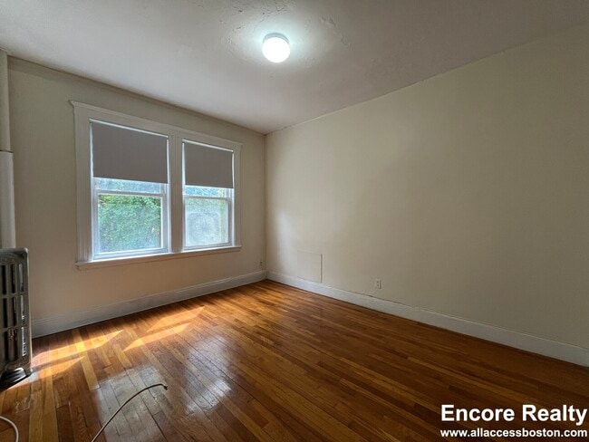 Building Photo - 1626 Commonwealth Ave