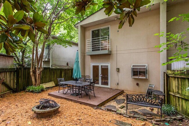 Building Photo - 1214 Cleburne Ave NE