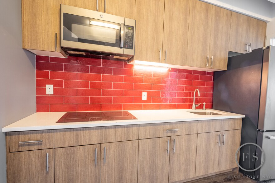 Building Photo - 2450 Arthur Ave