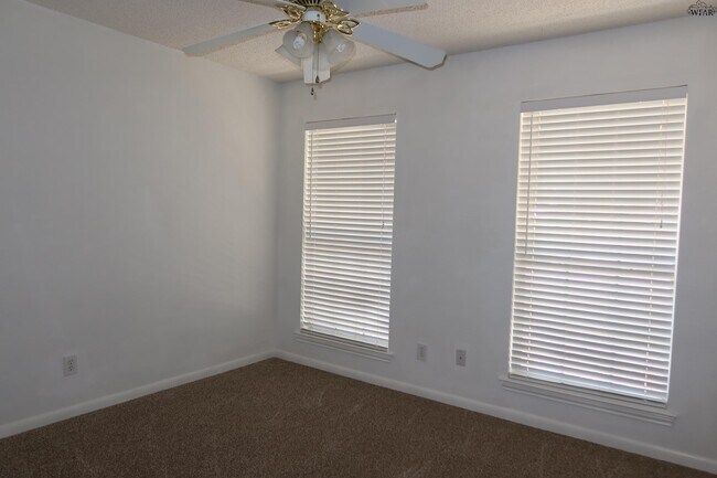 Building Photo - 5223 Air Force Dr