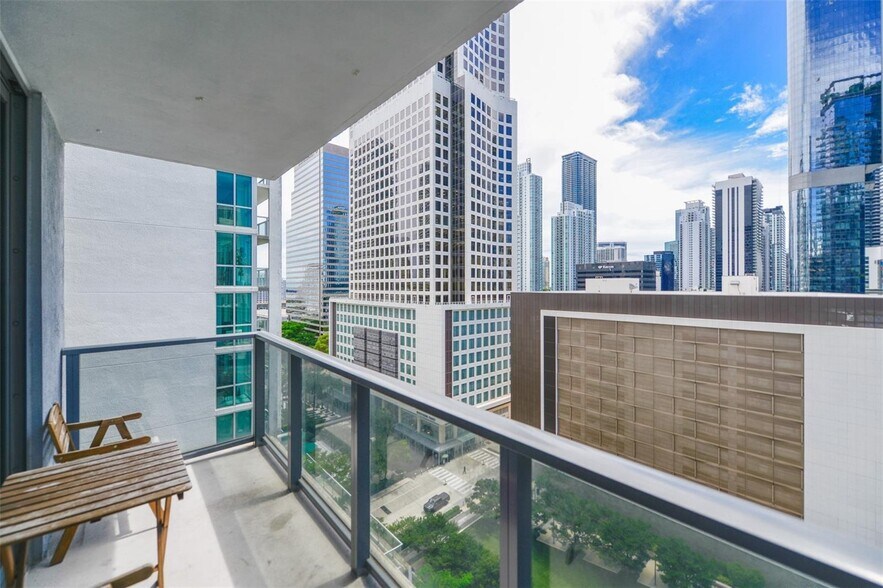 Building Photo - 31 SE 6th St