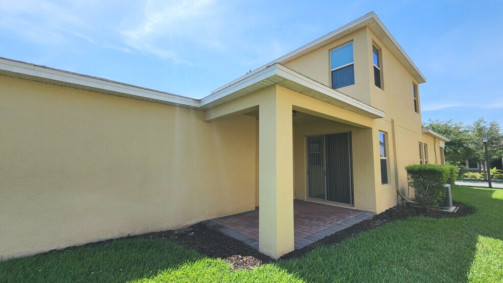 Building Photo - 16749 Harper Cove Dr