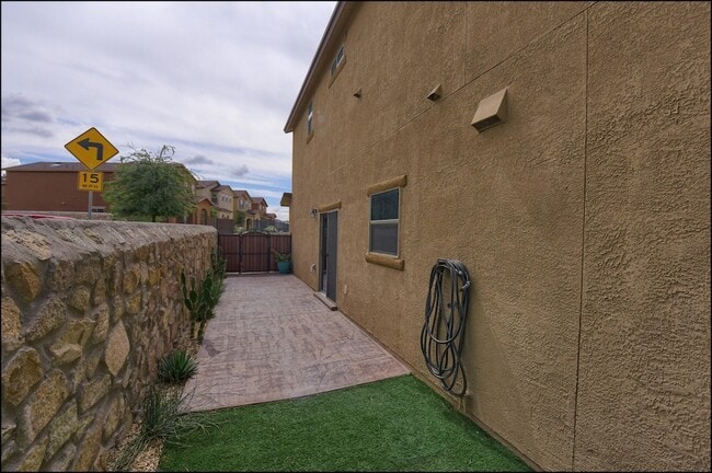 Building Photo - 6664 Red Canyon Sage Ln