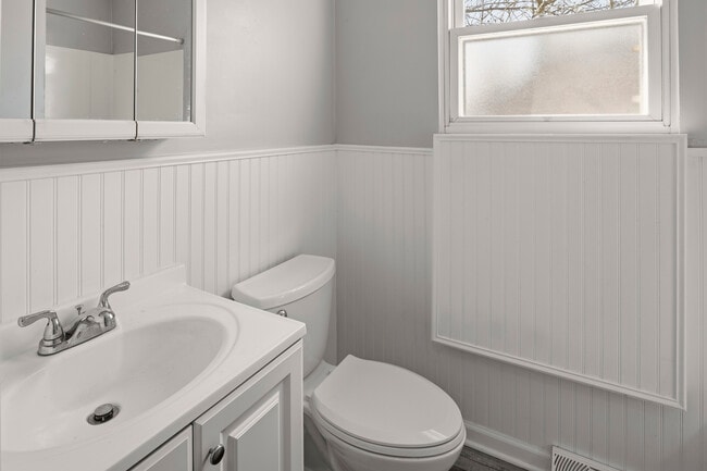 Building Photo - 4411 Falls Bridge Dr