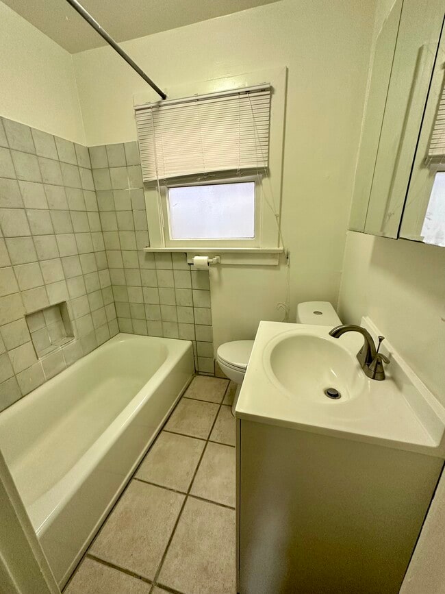 Building Photo - 1307 Harvard St