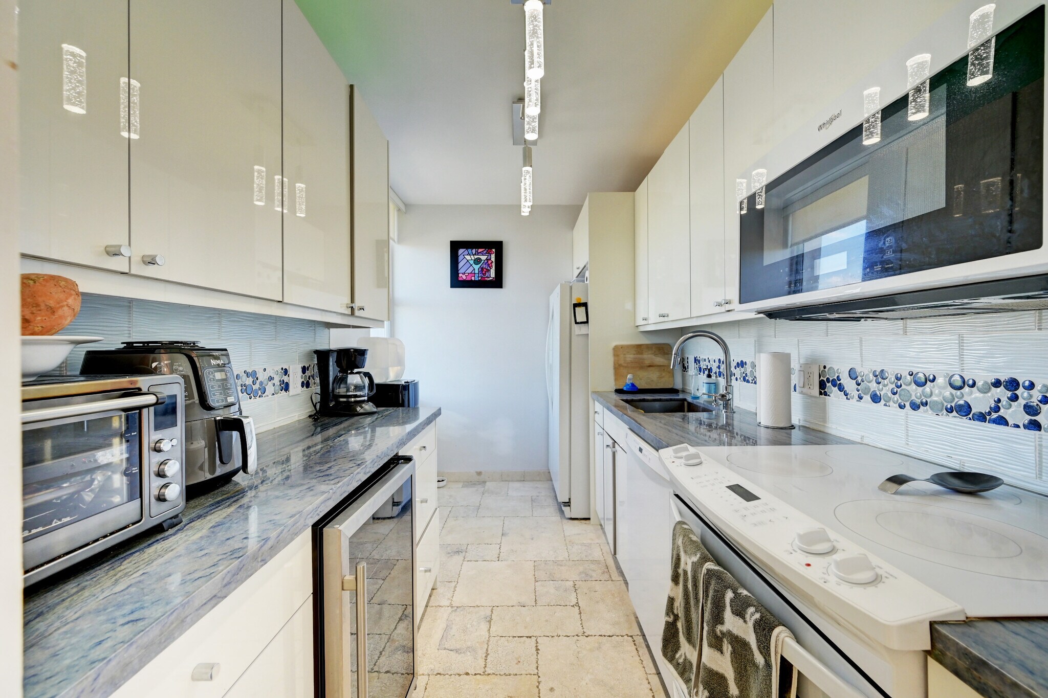 Building Photo - 888 Intracoastal Dr