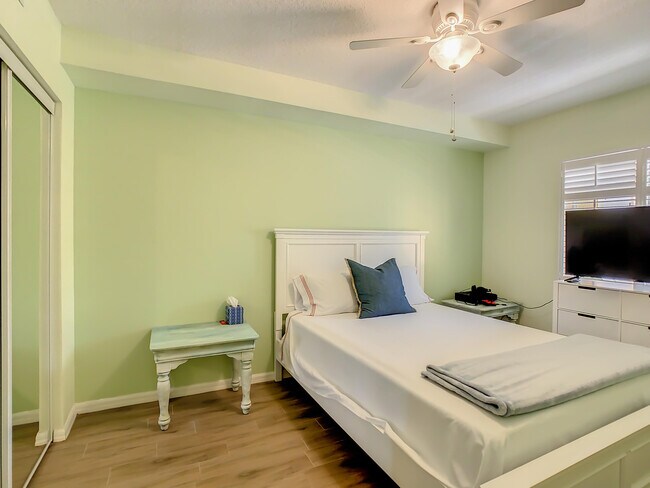 Building Photo - 1851 Jimmy Buffett Mem Hwy