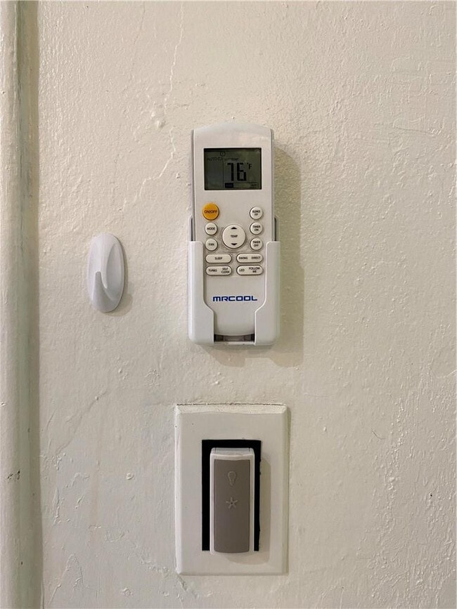 Building Photo - 1101 NE 17th Way