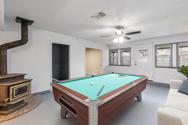 Building Photo - 400 N River Oaks Dr