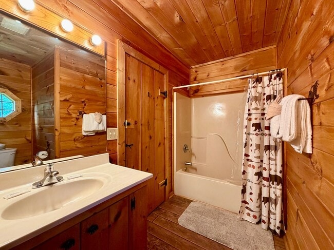 Building Photo - 3852 Katelyns Ln