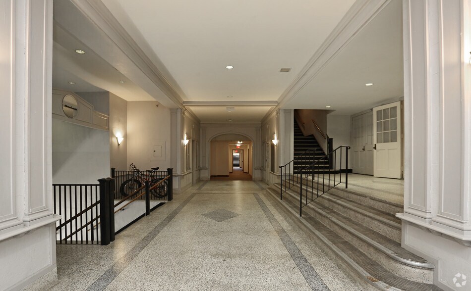 Woodrow Wilson Apartments 339 Hunting Hill Ave Middletown CT 06457