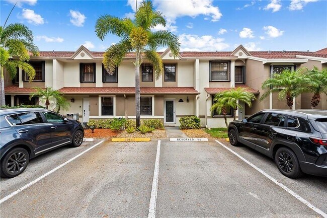 Building Photo - 247 City View Dr