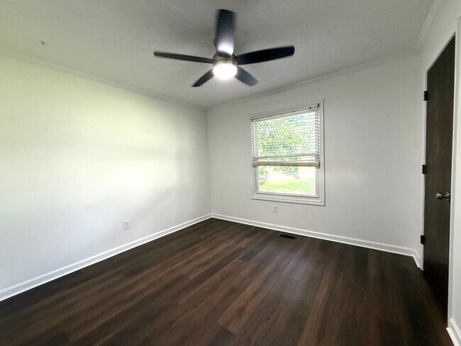 Building Photo - RENOVATED!!!!Great Location with Desirable...