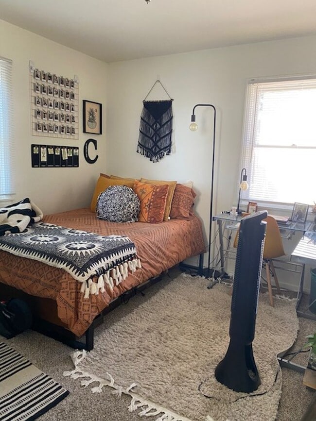 Building Photo - 1361 Stafford St