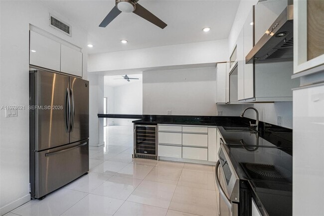 Building Photo - 5714 SW 80th St