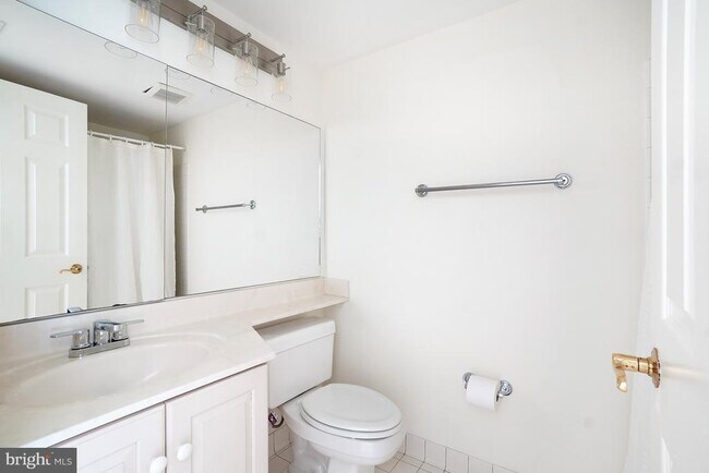 Building Photo - 5809 Nicholson Ln