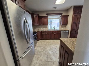 Building Photo - 712 Moss Wood