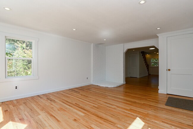Building Photo - 81 Picketts Ridge Rd