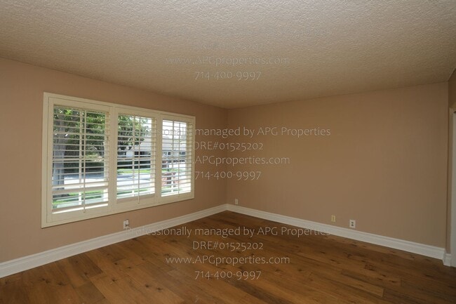 Building Photo - 460 S Bridge View Dr