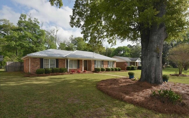 Primary Photo - 2613 Oak View St
