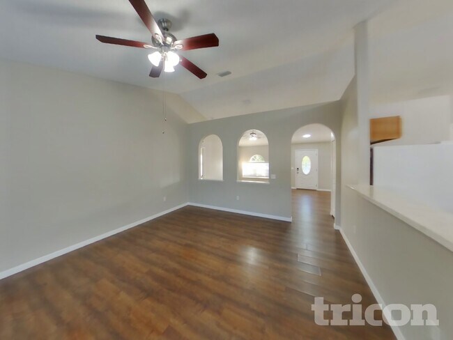 Building Photo - 9297 Oak Grove St