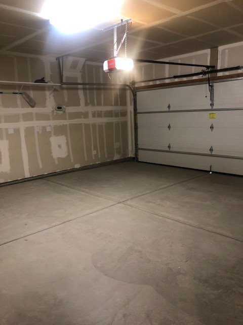 Building Photo - Large 4 Bedroom/2 Bath Home with Solar in Gossamer Grove - $2595 Per Month!