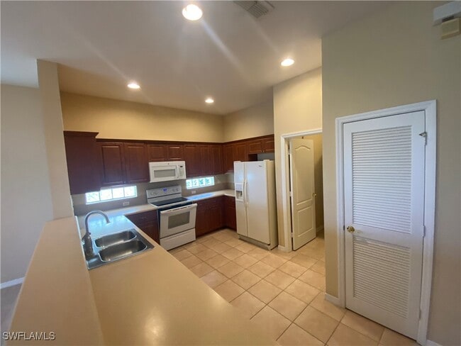 Building Photo - 2677 Blue Cypress Lake Ct
