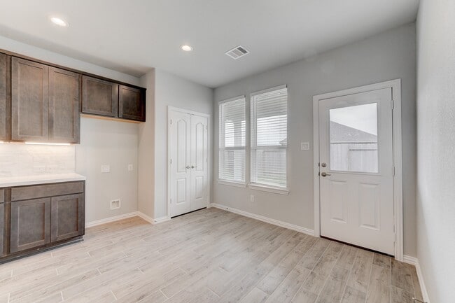Building Photo - 10505 Stone Peak Dr
