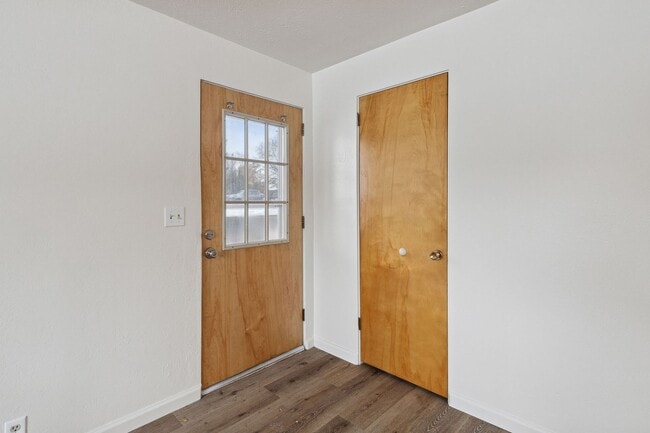 Building Photo - Knowles Properties