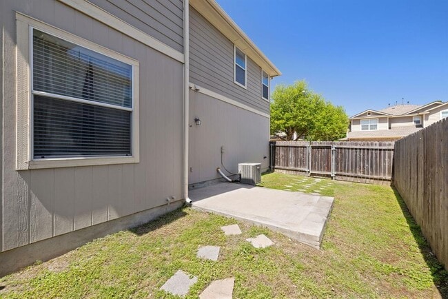 Building Photo - 14525 Harris Ridge Blvd