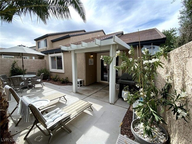 Building Photo - 10191 Birch Bluff Ln