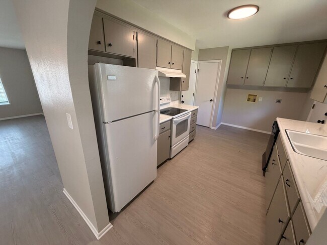 Building Photo - Walk to Torrey Park, and Live Minutes from Historic Gruene! 2/1/1 Duplex on a Corner Lot with Ref...