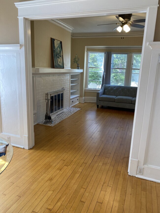 Building Photo - 3406 N Downer Ave