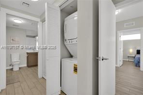 Building Photo - 321 NE 26th St